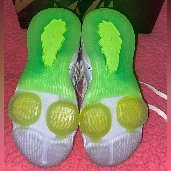 Lebron XVII GS 4Y - Picture 3 of 6
